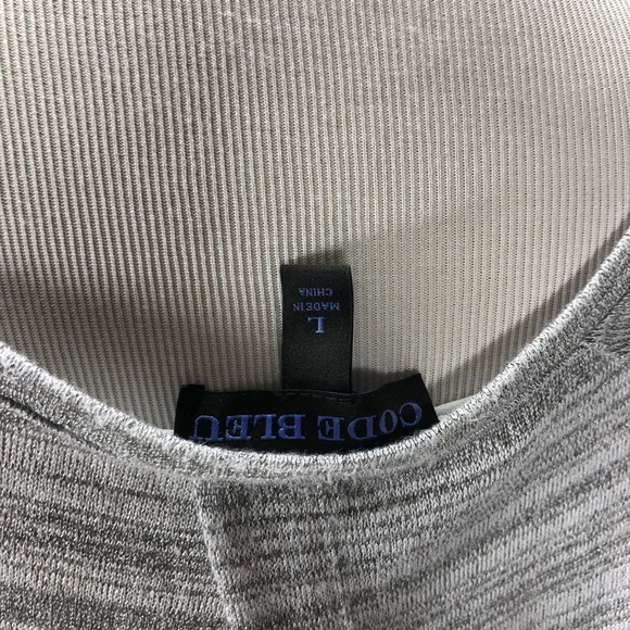 Cide Bleu Gray & White Striped Split Back Sweater - Picture 7 of 8